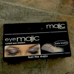 Eyeshadow kit